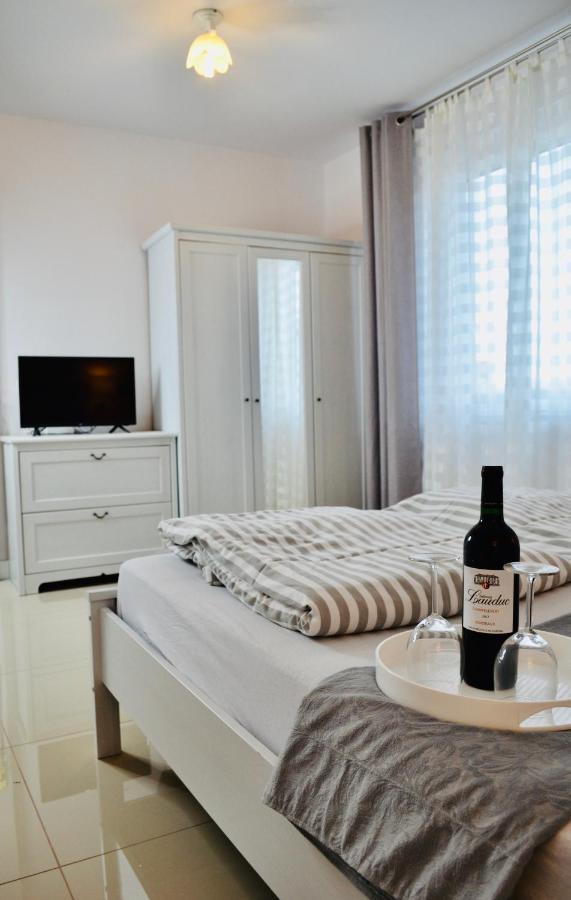 Iwona Pokoje Apartamenty Карвіа Екстер'єр фото