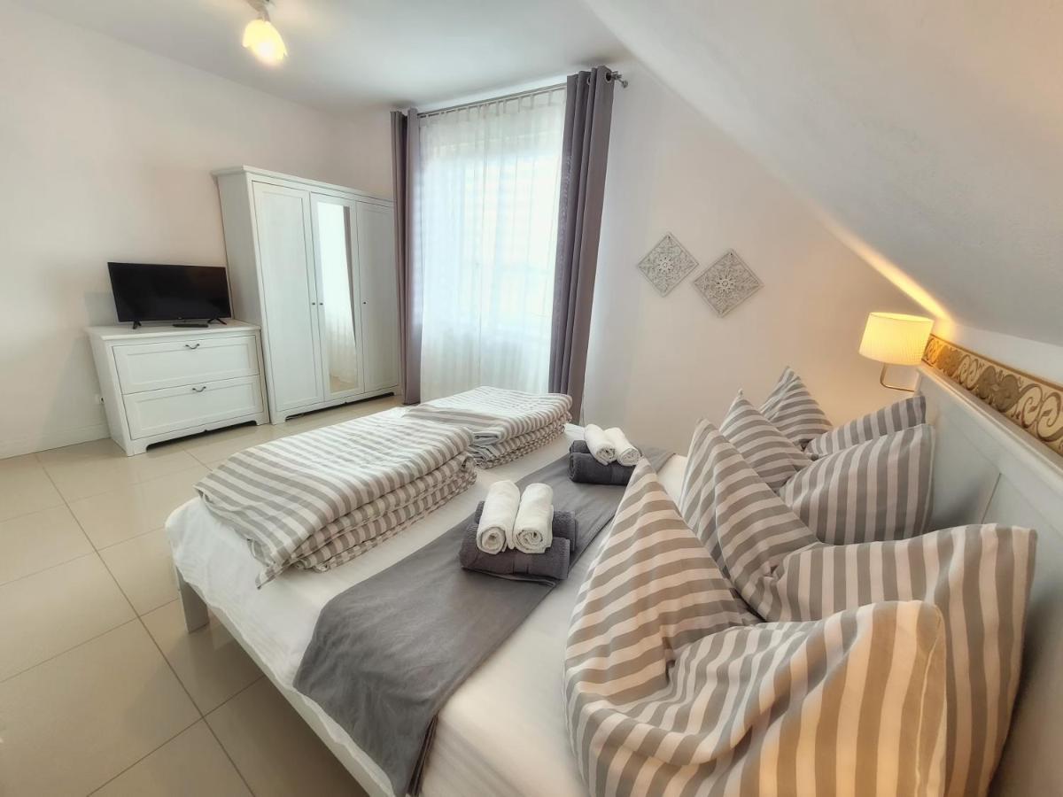 Iwona Pokoje Apartamenty Карвіа Екстер'єр фото
