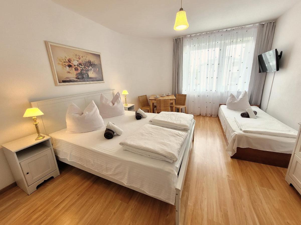 Iwona Pokoje Apartamenty Карвіа Екстер'єр фото